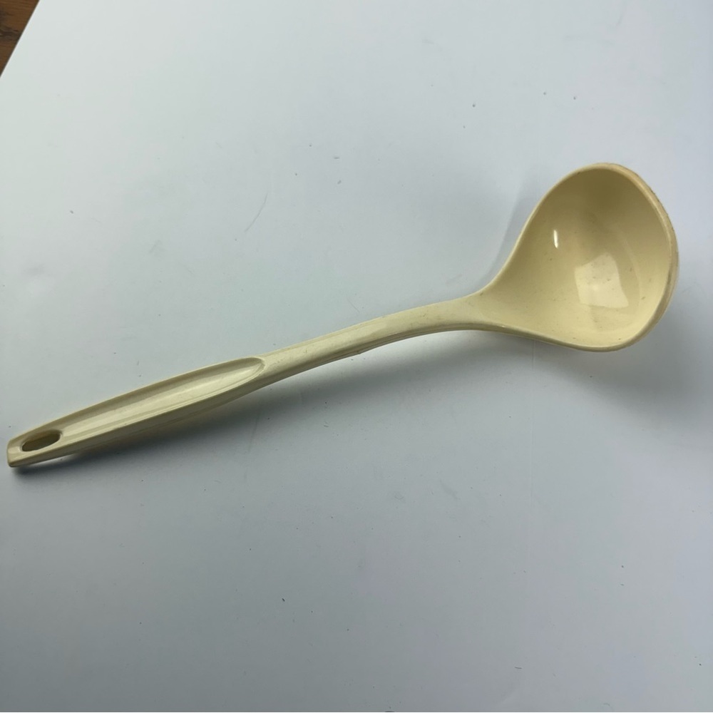 Vintage Foley #2 Almond Nylon Plastic Ladle Soup Server Ivory
